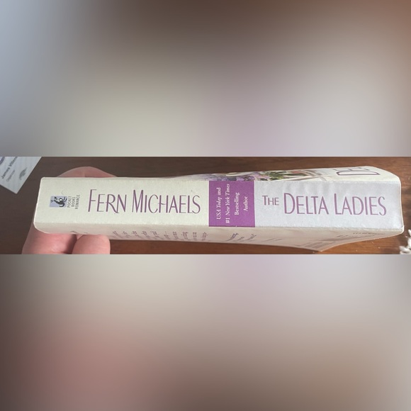 The Delta Ladies by Fern Micheal’s in good condition. - Picture 3 of 3